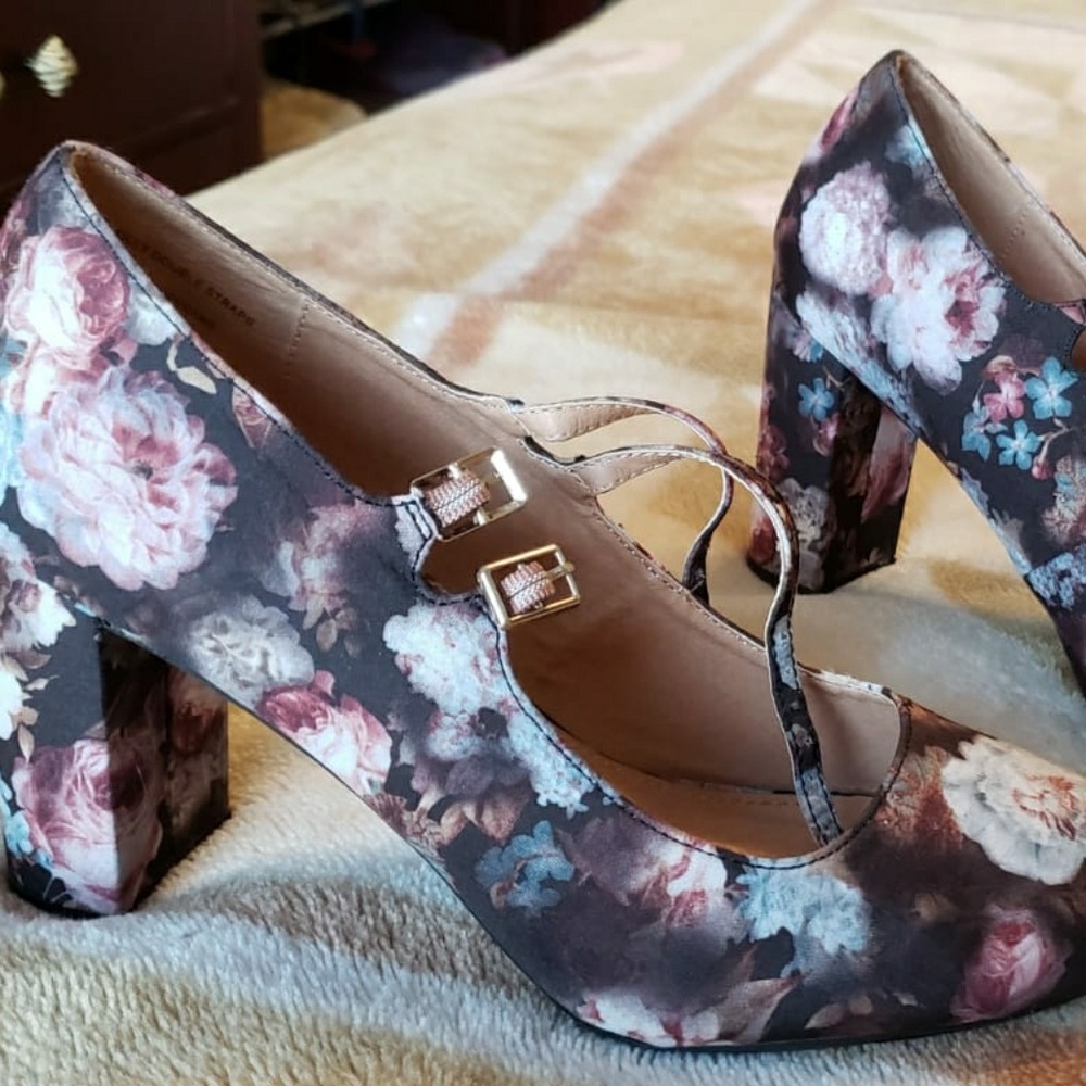 REPORT FLORAL Women's CLOSED TOE, Block Heels Size